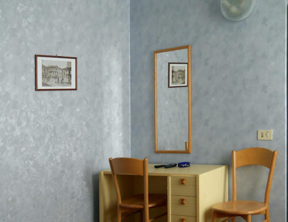 Hotel Del Pesce Luino Room photo