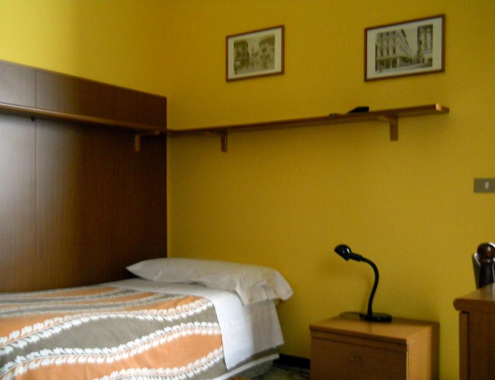 Hotel Del Pesce Luino Room photo