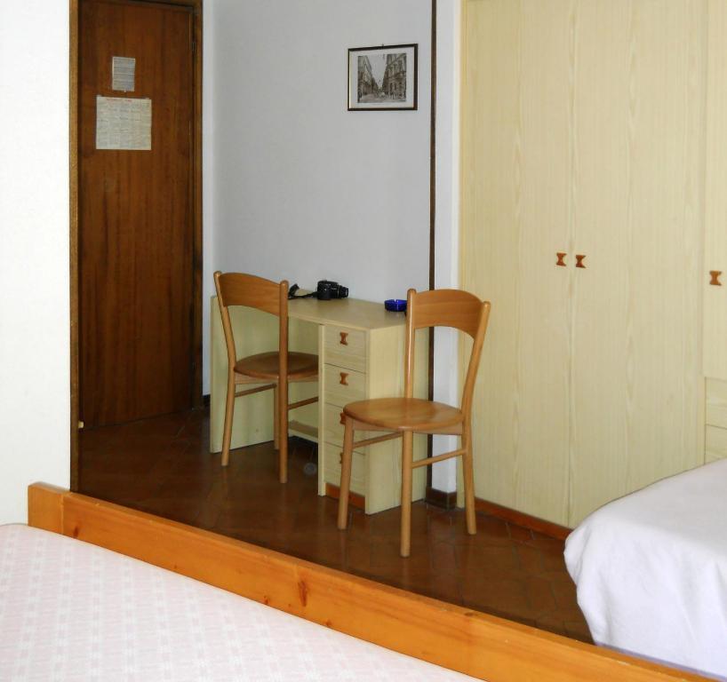 Hotel Del Pesce Luino Room photo