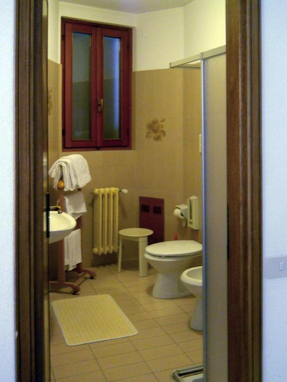 Hotel Del Pesce Luino Room photo