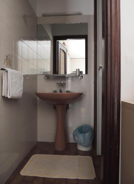 Hotel Del Pesce Luino Room photo