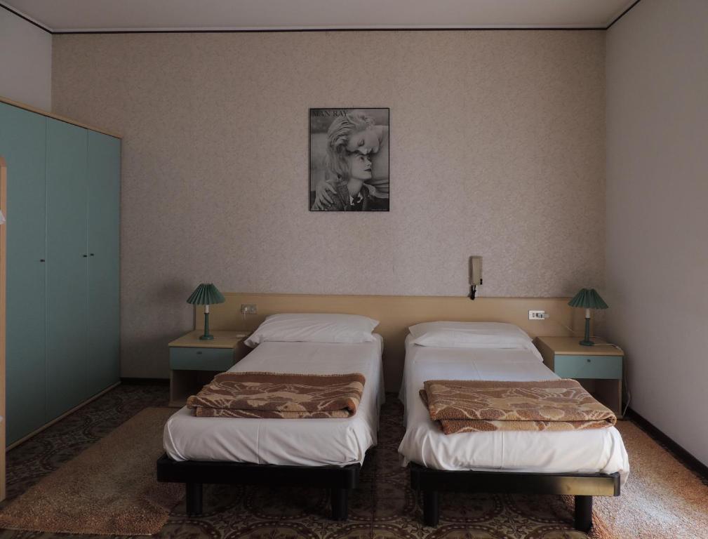 Hotel Del Pesce Luino Room photo